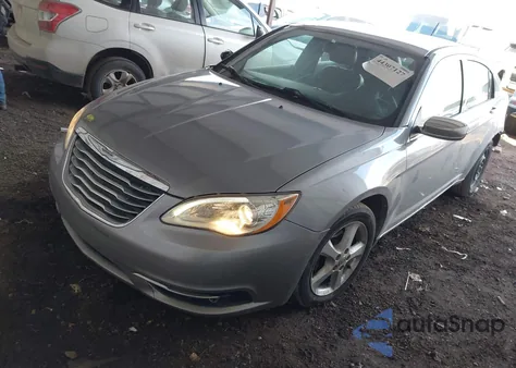 2013 Chrysler 200 Limited из США, поврежденный, VIN 1C3CCBCG1DN521010
